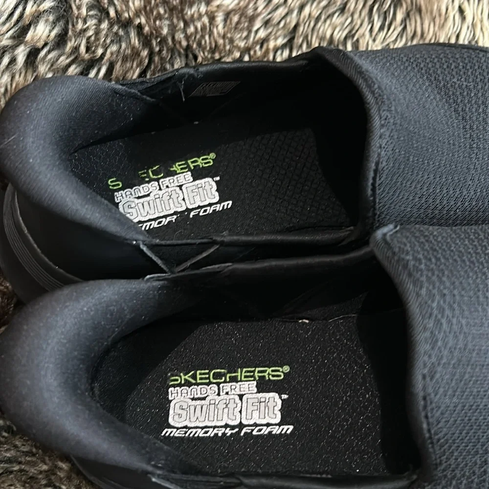 Men’s Skechers Hands Free Swift Fit Shoes - Picture 11 of 14